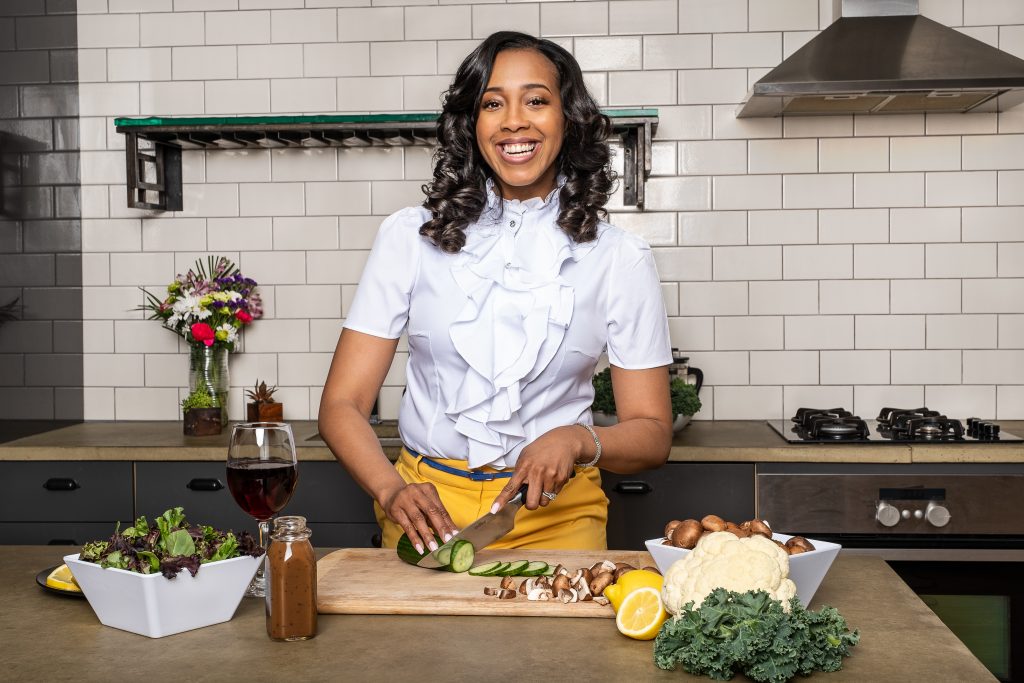 Cooking with Que Shares 8 Simple Tips on Transitioning to a Plant-based Life