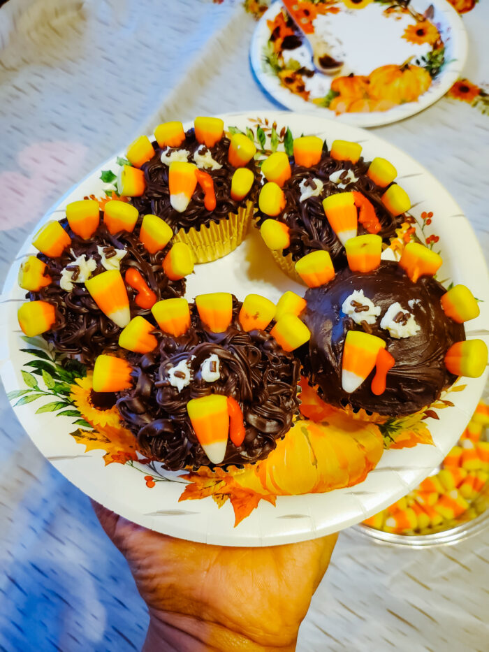 Thanksgiving Dessert Idea for Kids: Turkey Cupcakes